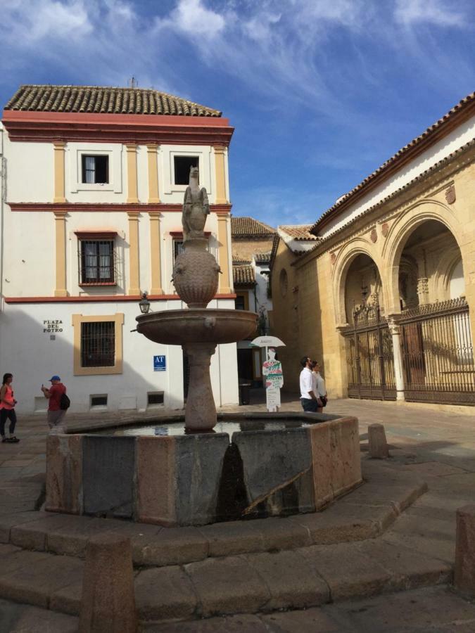 Apartamento Plaza De La Corredera Cordoba Exterior photo